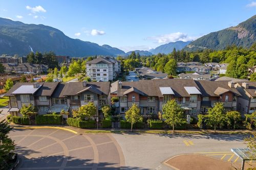 1212 Village Green Way, Squamish, BC, V8B0N5 | Card Image
