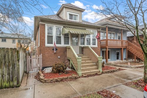 2031 Davidson Pl, Whiting, IN, 46394 | Card Image