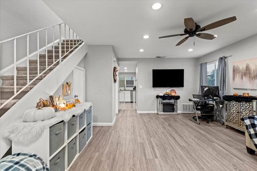 4102 Weymouth Lane, Sacramento, CA, 95823 | Card Image