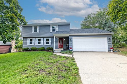 745 Adaway Ave Se, Ada, MI, 49301-7817 | Card Image