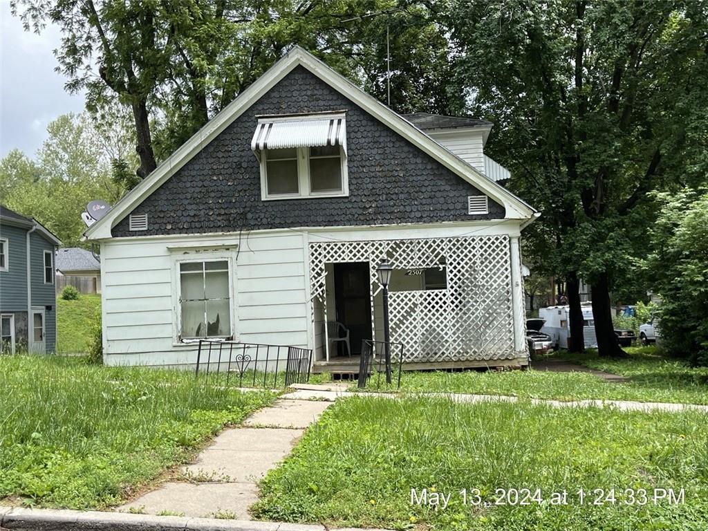 18th St, Saint Joseph, MO 64503