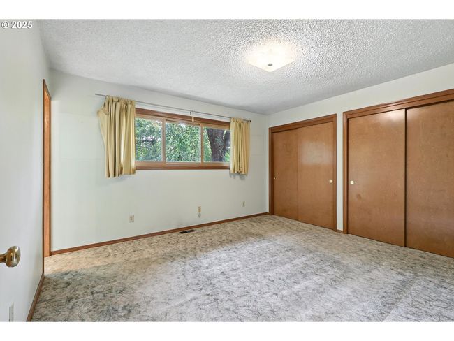 1425 Se 9 Th St, House other with 6 bedrooms, 3 bathrooms and null parking in Gresham OR | Image 17