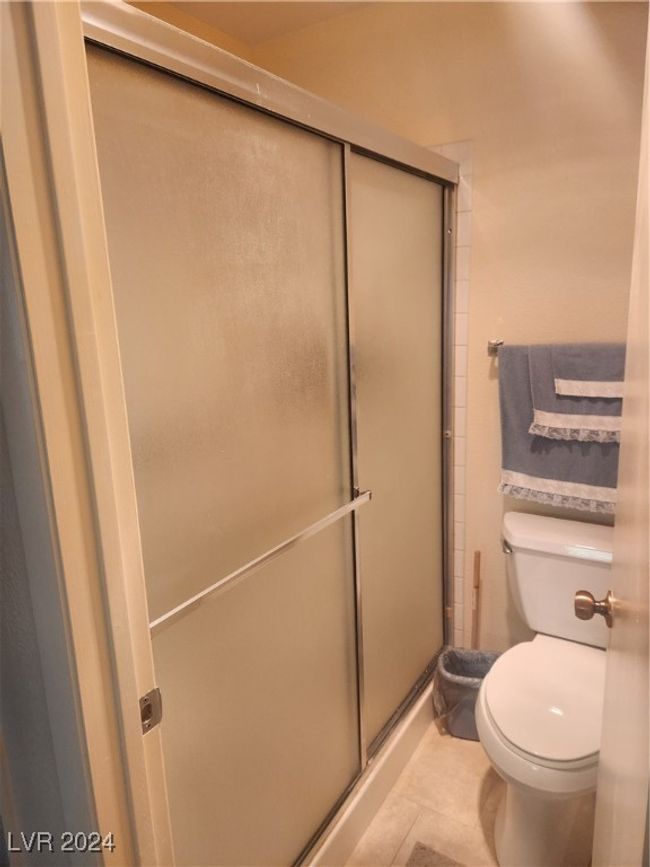 Primary bath one | Image 11