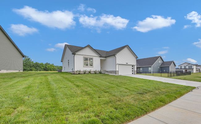 497 Herman Dr, House other with 3 bedrooms, 2 bathrooms and 2 parking in Clarksville TN | Image 4