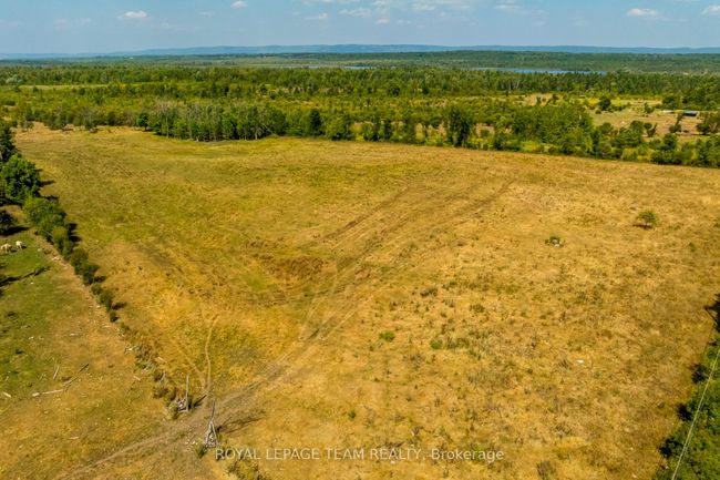 2106 Dunrobin Rd, House other with 3 bedrooms, 2 bathrooms and 8 parking in Dunrobin ON | Image 46