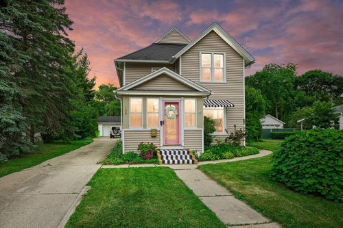 128 Maple Ave, Hartland, WI, 53029-2111 | Card Image