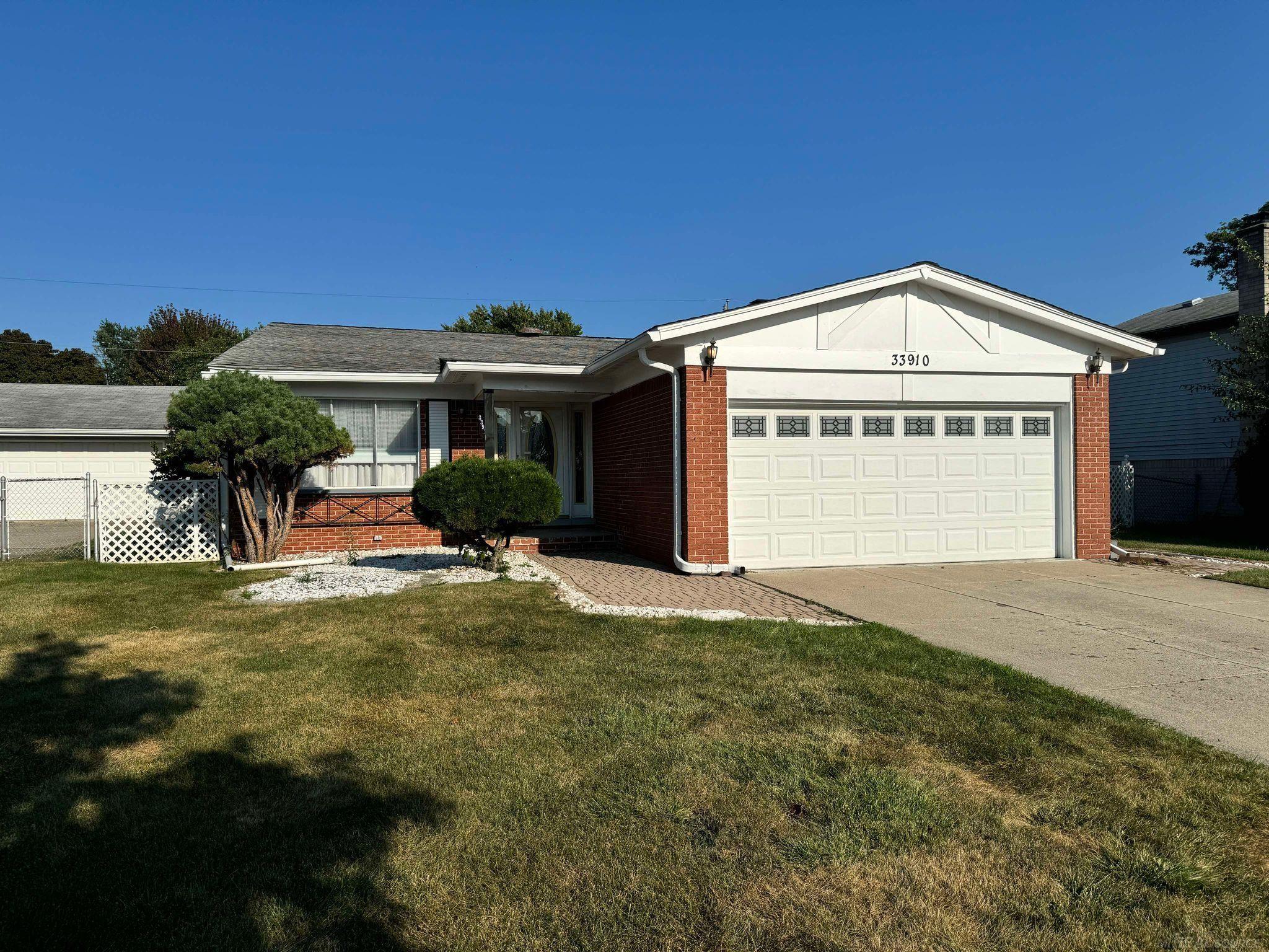 Coachwood Dr, Sterling Heights, MI 48312