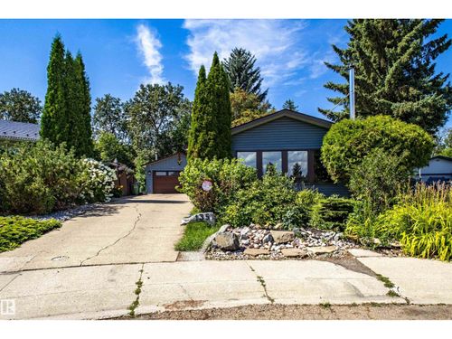 135 Homestead Cres Nw, Edmonton, AB, T5A2Y1 | Card Image