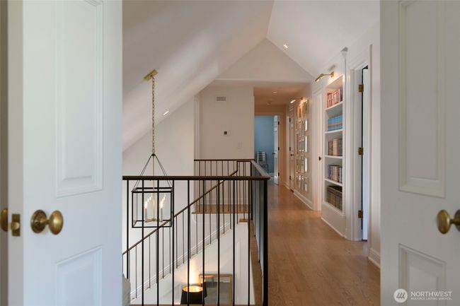 8580 Hunts Point Ln, House other with 5 bedrooms, 6 bathrooms and 3 parking in Hunts Point WA | Image 28