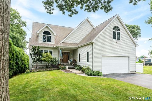 7 Windward Way, Waterford, CT, 06385-3215 | Card Image