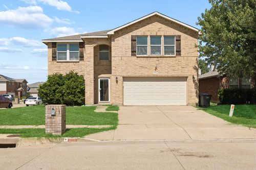 9216 Old Clydesdale Dr, Fort Worth, TX, 76123-3550 | Card Image