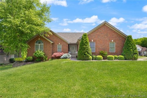 306 Wooded Valley Dr, New Albany, IN, 47150-5127 | Card Image
