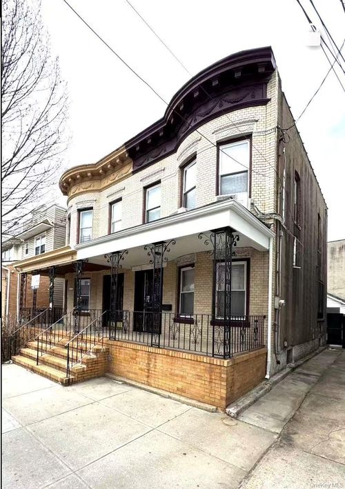 86-13 88th Ave, Woodhaven, NY, 11421-2541 | Card Image