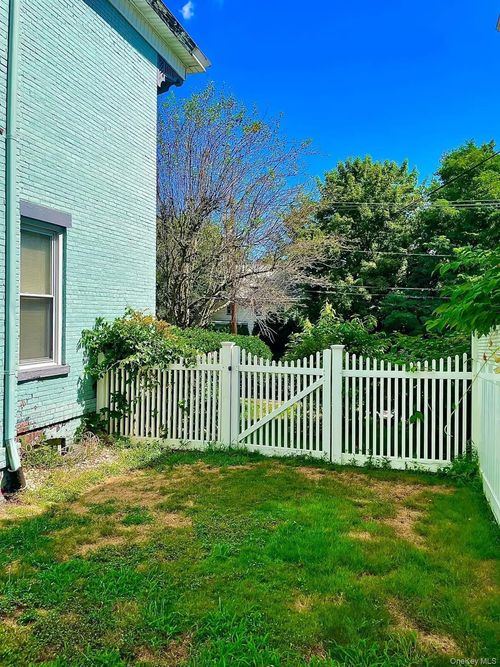 144 Hudson Ave, Haverstraw, NY, 10927-1529 | Card Image