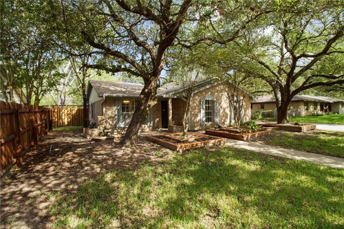 2006 Wilkes St, Bryan, TX, 77803-1060 | Card Image