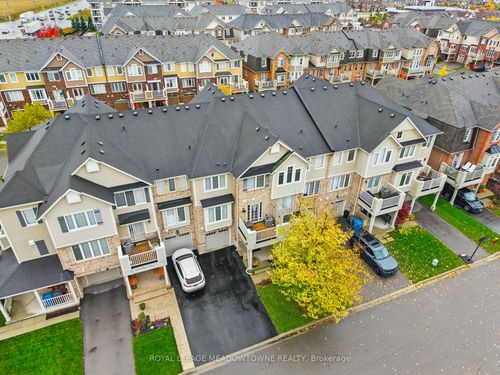 578 Pharo Pt, Milton, ON, L9T8H7 | Card Image