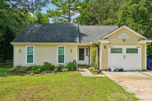 13942 Dannemara Dr, Pineville, NC, 28134-9347 | Card Image