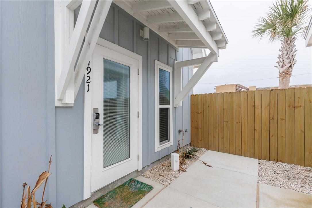 Pirates Cove Dr, Corpus Christi, TX 78418