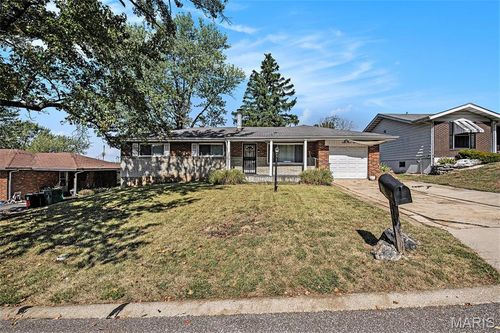 2035 Sun Valley Dr, Saint Louis, MO, 63136-4027 | Card Image
