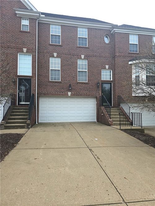 523 E Vanderbilt Dr, Mars, PA, 16046-2374 | Card Image