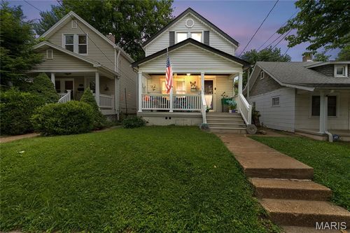 7615 Jerome Ave, Maplewood, MO, 63143-1905 | Card Image