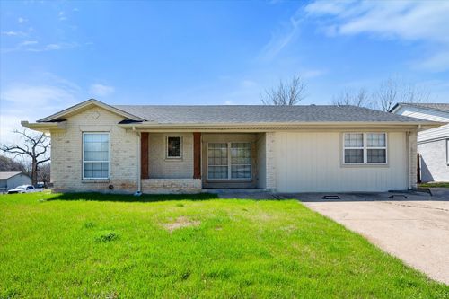 2316 Gilbert Cir, Arlington, TX, 76010-2209 | Card Image