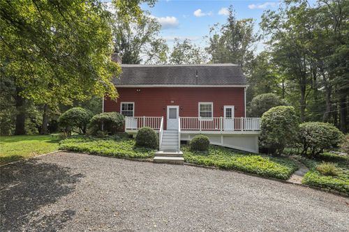 142 E Middle Patent Rd, Bedford, NY, 10506-2109 | Card Image