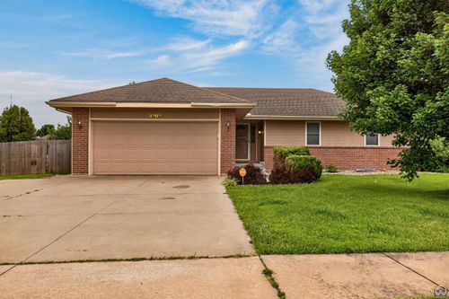 3909 Sw 40th St, Topeka, KS, 66610-2326 | Card Image