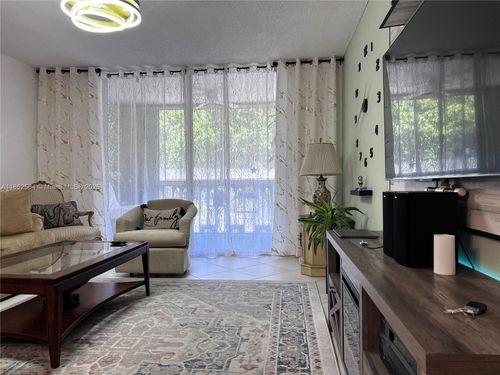 apt-304-320 Ne 12th Ave, Hallandale Beach, FL, 33009-4531 | Card Image