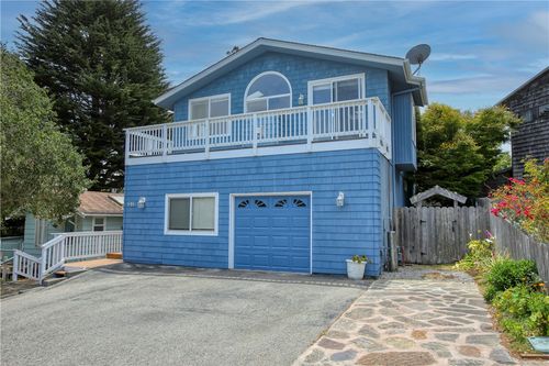 646 Worcester Dr, Cambria, CA, 93428-3230 | Card Image