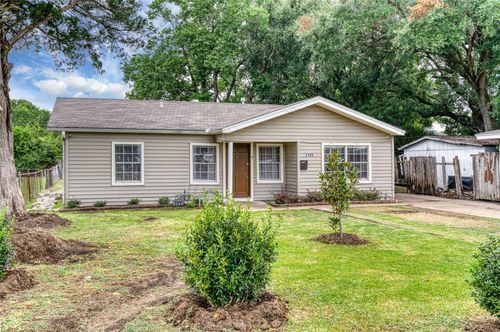 2145 Owens Ave, Groves, TX, 77619-4013 | Card Image