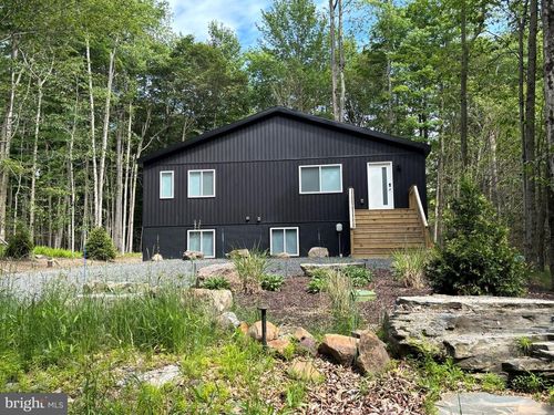 290 Wyomissing Dr, Pocono Lake, PA, 18347-8149 | Card Image