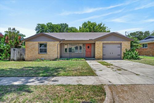 1030 N Isla St, Stephenville, TX, 76401-2933 | Card Image