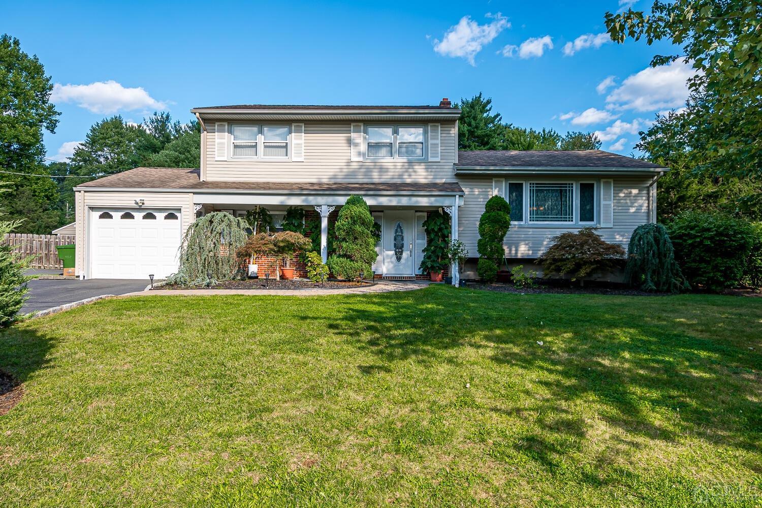 2 Julie Drive, Inactive in Edison Zoocasa