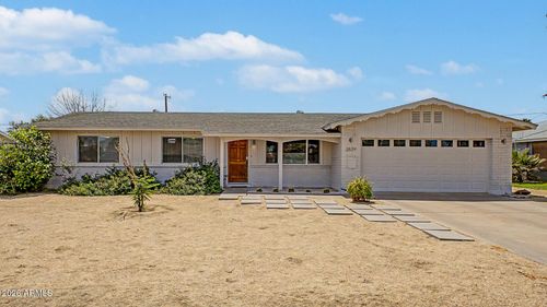 2839 E Shangri La Road, Phoenix, AZ, 85028 | Card Image