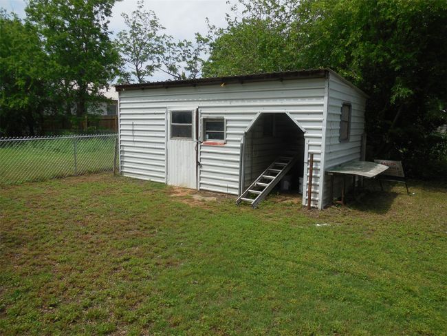 1202 W Main St, House other with 2 bedrooms, 1 bathrooms and null parking in Eastland TX | Image 20