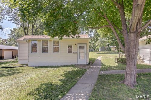 128 S Meridian Rd, Glen Carbon, IL, 62034-1217 | Card Image