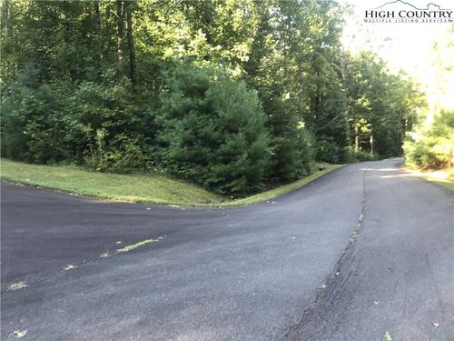 28 Sonterra Drive, Lansing, NC, 28643 | Card Image