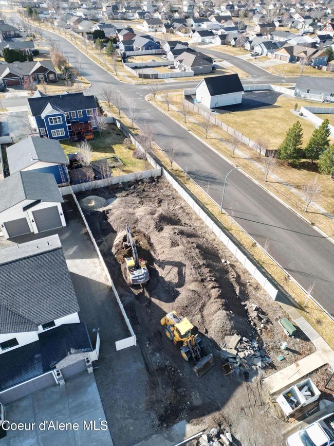 build site-oversized lot | Image 4