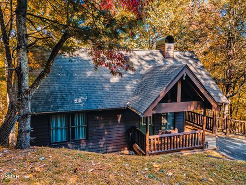 4328 Parkside Village Way, Sevierville, TN, 37862-5812 | Card Image