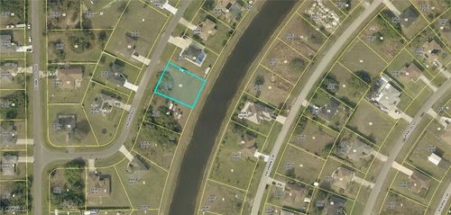 537 Paloma Ave, LEHIGH ACRES, FL, 33974-9452 | Card Image