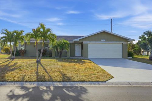 33 Annapolis Ln, Rotonda West, FL, 33947-2202 | Card Image