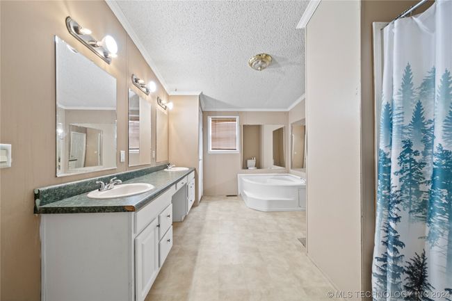 69291 E 15 Rd, House other with 3 bedrooms, 2 bathrooms and null parking in Quapaw OK | Image 20