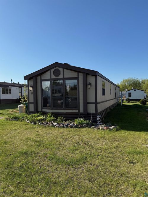 19 Magnolia Dr, Duluth, MN, 55810 | Card Image