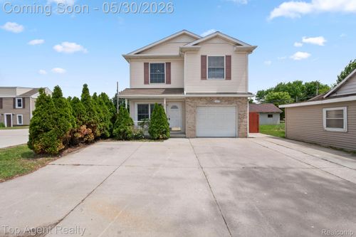 2018 John R Rd, Troy, MI, 48083-2516 | Card Image