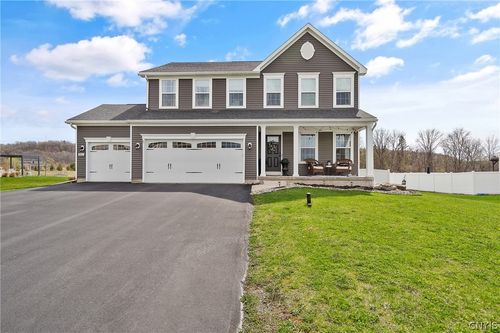 8815 Quarter Horse, Manlius, NY, 13037 | Card Image