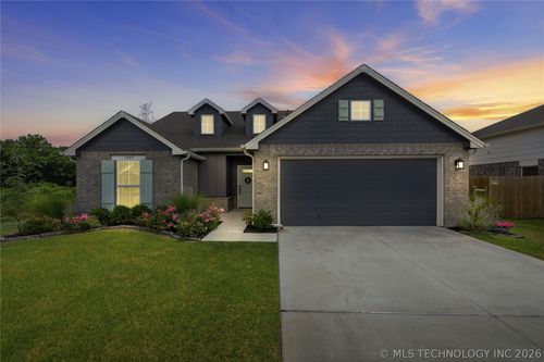 3848 E 144th Pl S, Bixby, OK, 74008-8083 | Card Image