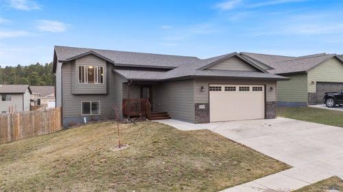 2636 Meadows Dr, Sturgis, SD, 57785-1702 | Card Image