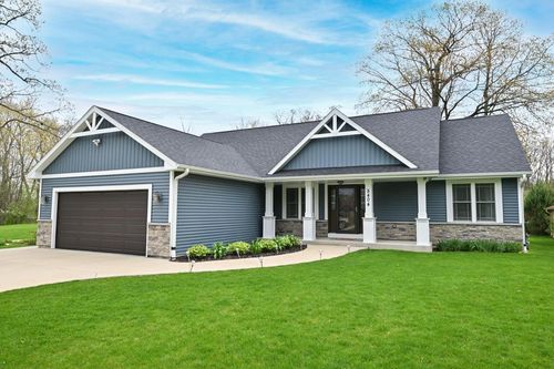5404 S 43rd Street, Greenfield, WI, 53220 | Card Image