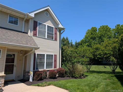 27 Morley Cir, Huntingtn Sta, NY, 11747-4827 | Card Image